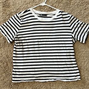 Causal stripped top. Size M